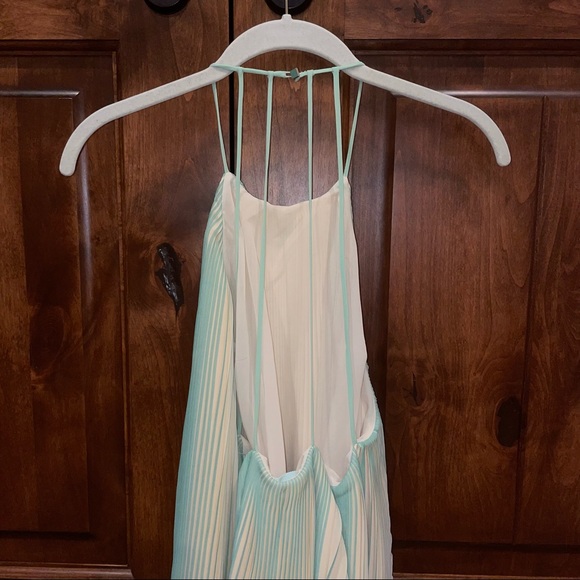 Urban Outfitters Kimchi Blue Amelia Pleated Cami in Mint & Cream - Picture 6 of 13